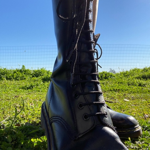 Doc Martens mid calf length size 8 - Picture 3 of 11